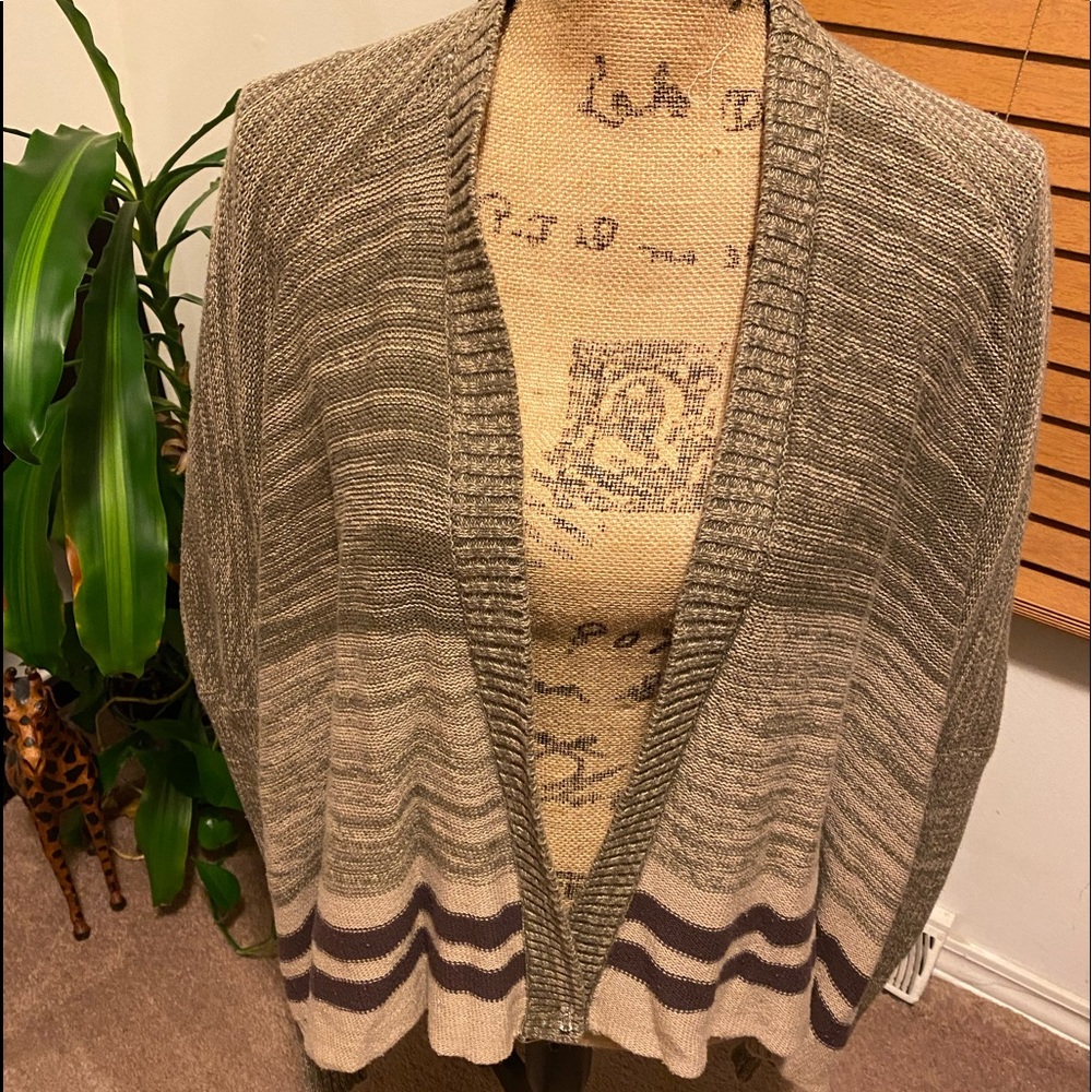 SOLD Gilded intent cardigan
